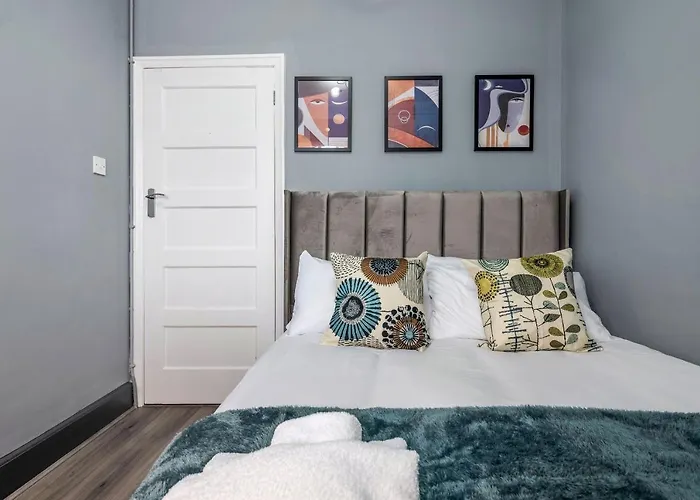 Stunning 3Br House W Garden & Parking In Richmond