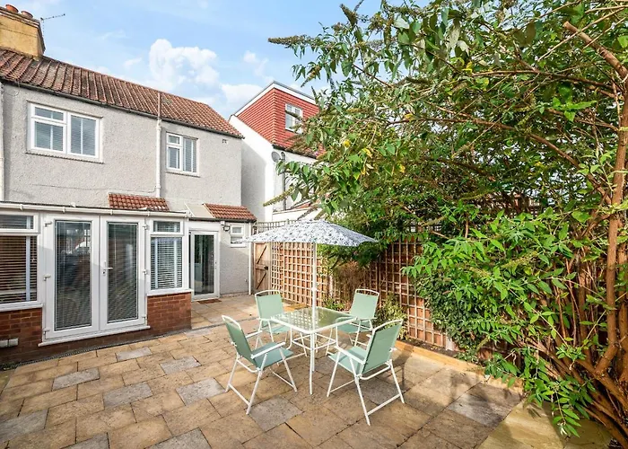 Stunning 3Br House W Garden & Parking In Richmond