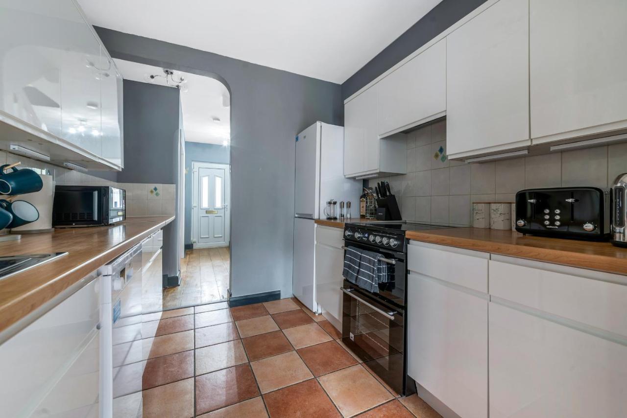 Stunning 3br House W Garden & Parking In Richmond Holiday home