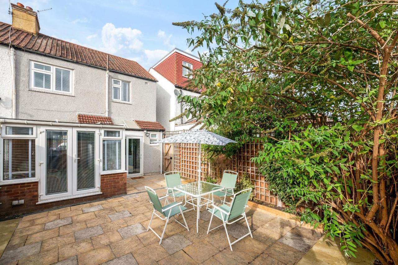 Holiday home Stunning 3br House W Garden & Parking In Richmond *