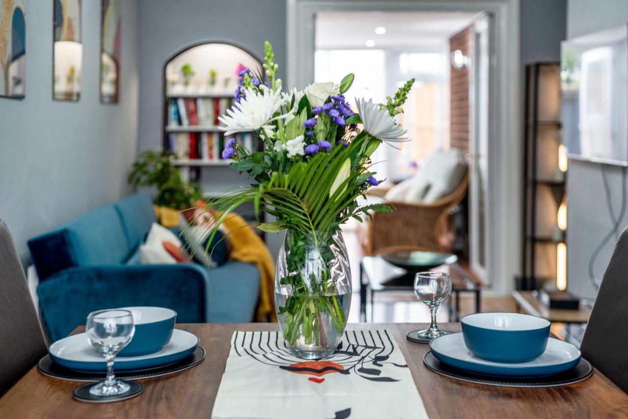 Stunning 3br House W Garden & Parking In Richmond Holiday home *