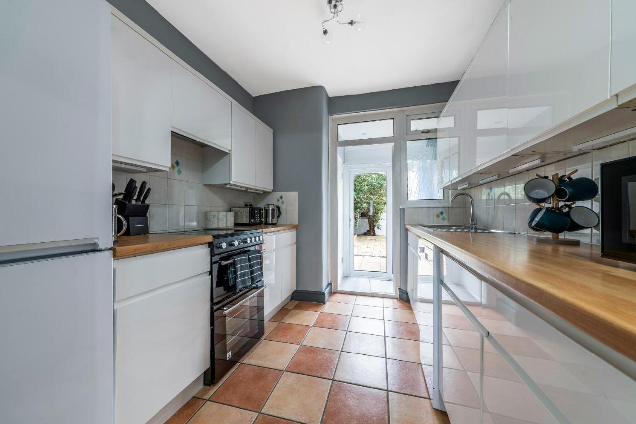 Stunning 3br House W Garden & Parking In Richmond Holiday home *