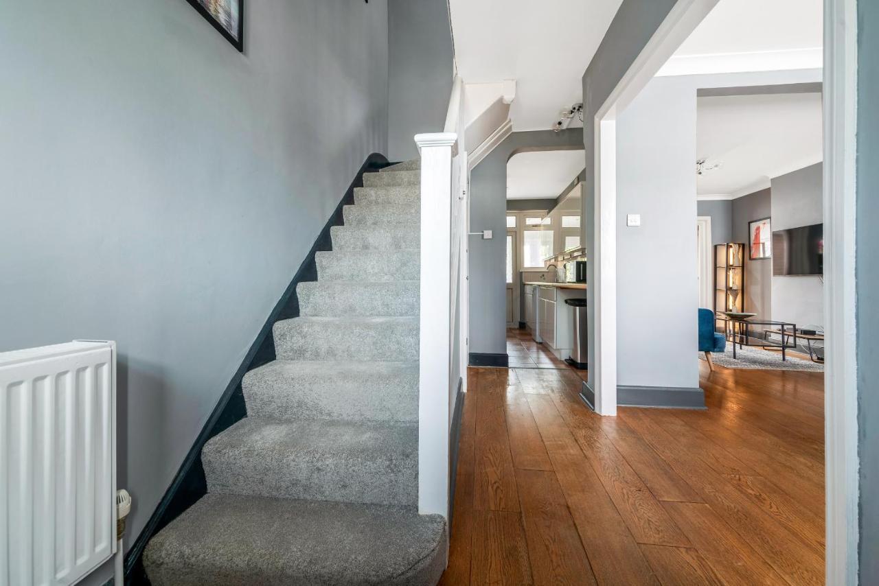 Holiday home Stunning 3br House W Garden & Parking In Richmond