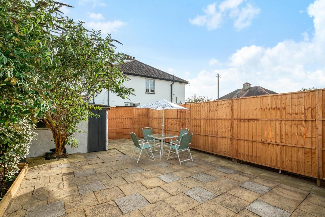 Holiday home Stunning 3br House W Garden & Parking In Richmond Kew