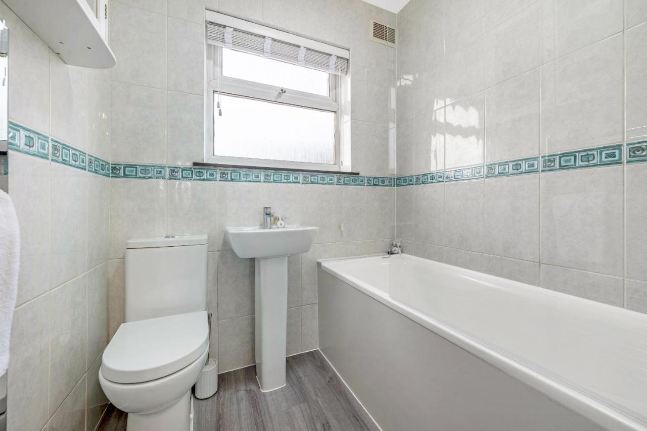 Stunning 3br House W Garden & Parking In Richmond Holiday home *