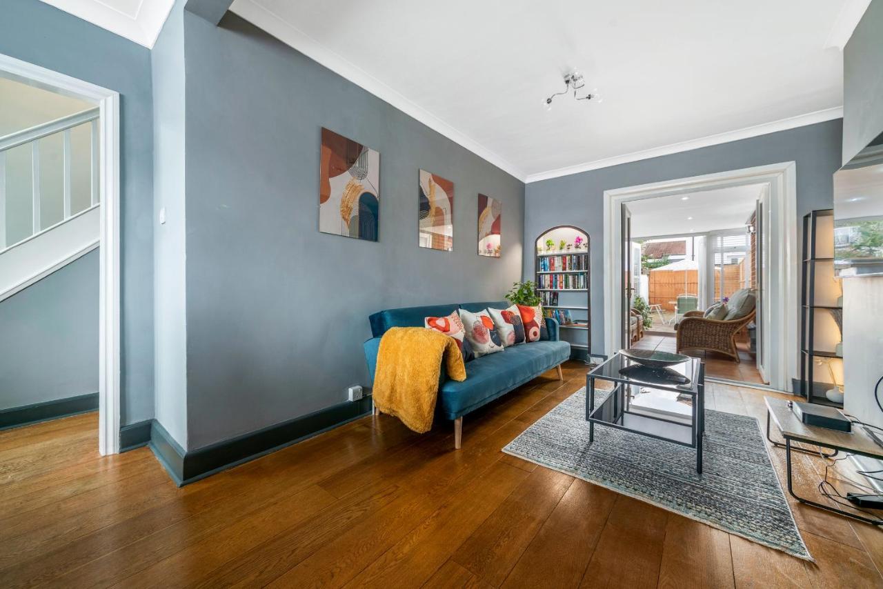 Stunning 3br House W Garden & Parking In Richmond Holiday home Kew
