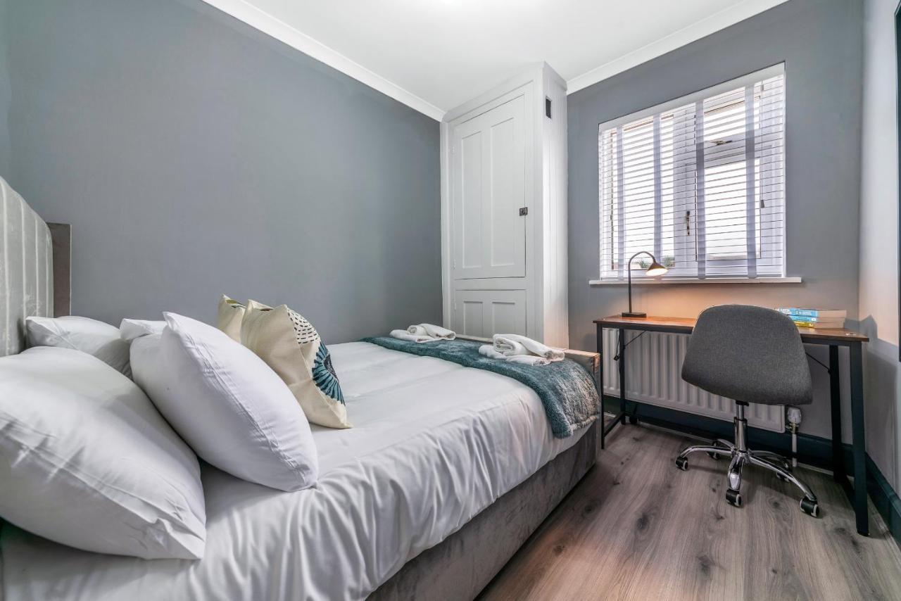 Stunning 3br House W Garden & Parking In Richmond Holiday home